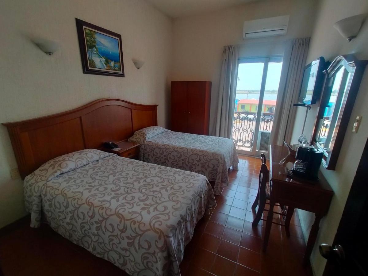 Hotel Posada Dona Lala Tlacotalpan Esterno foto